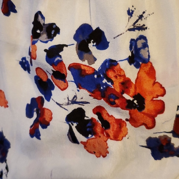 Sleeveless Top - Picture 6 of 6